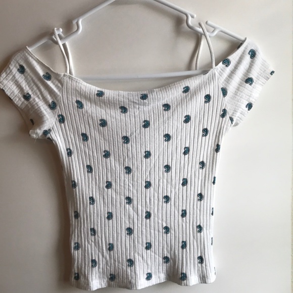 off the shoulder shirt - Picture 2 of 3